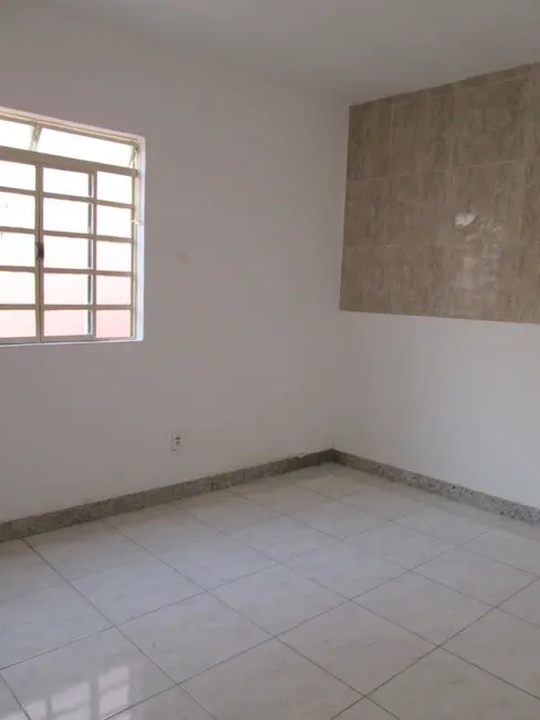 Foto 3 de Casa com 1 quarto para alugar, 70m2 em Contagem - MG