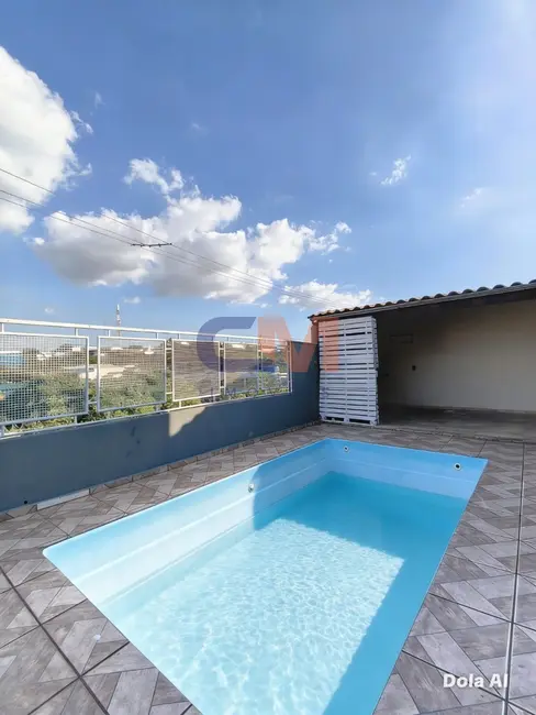 Casa com 2 quartos para alugar, 100m2 em Contagem - MG - imagem 1 Foto 1 de Casa com 2 quartos para alugar, 100m2 em Contagem - MG