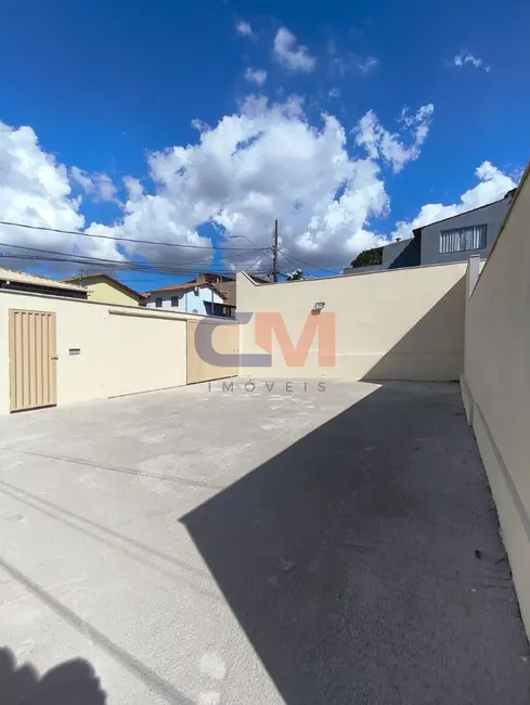 Foto 2 de Casa com 2 quartos à venda, 85m2 em Contagem - MG