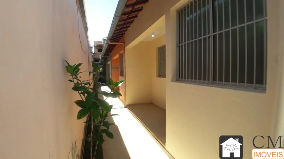 Foto 2 de Casa com 2 quartos à venda, 55m2 em Contagem - MG
