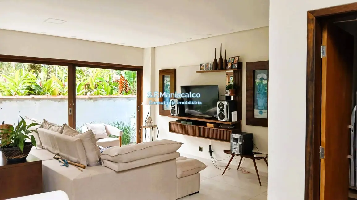 Foto 3 de Casa com 4 quartos à venda, 458m2 em Ubatuba - SP