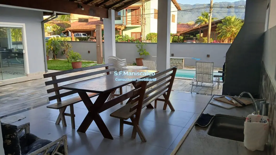 Foto 4 de Casa com 5 quartos à venda, 456m2 em Ubatuba - SP