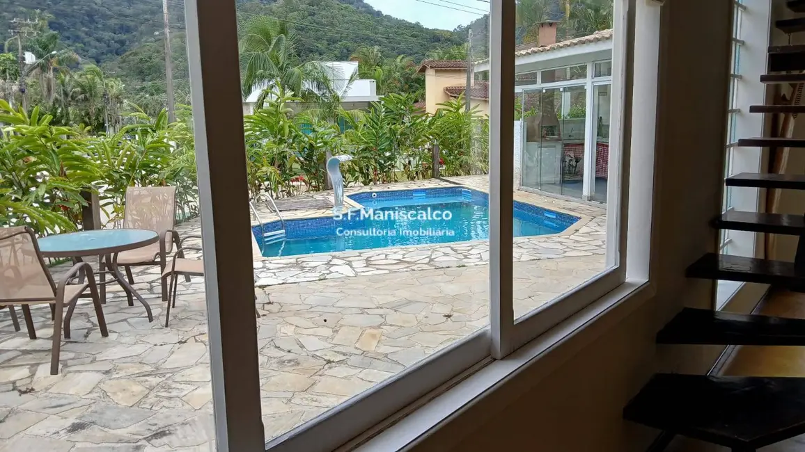 Foto 2 de Casa com 4 quartos à venda, 400m2 em Ubatuba - SP