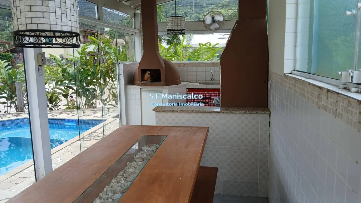 Foto 3 de Casa com 4 quartos à venda, 400m2 em Ubatuba - SP