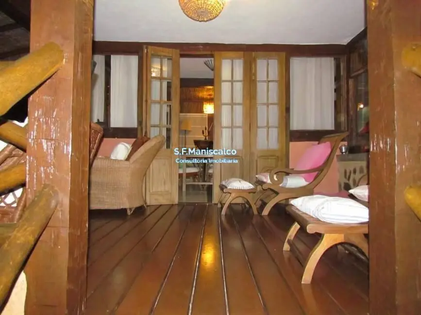 Foto 4 de Casa com 8 quartos à venda, 1000m2 em Ilhabela - SP