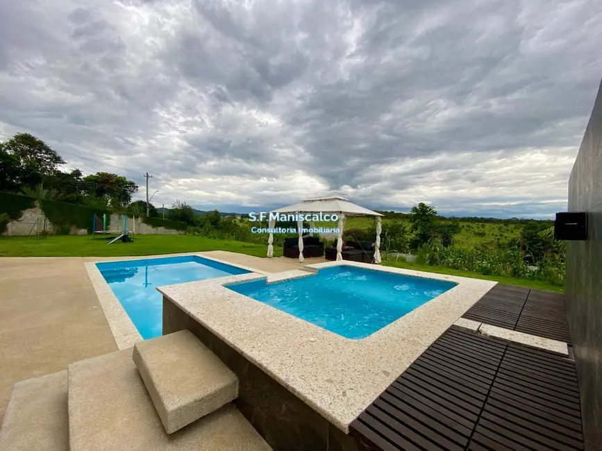 Foto 1 de Casa com 3 quartos à venda, 1400m2 em Granjas Rurais Reunidas São Judas Tadeu, Taubate - SP
