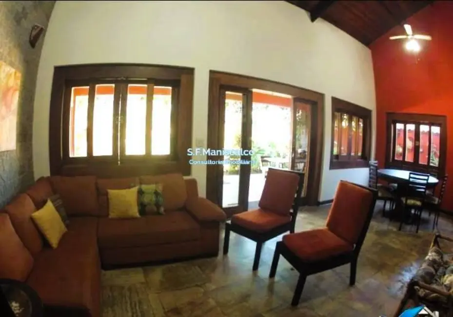 Foto 4 de Casa com 4 quartos à venda, 442m2 em Centro, Ubatuba - SP