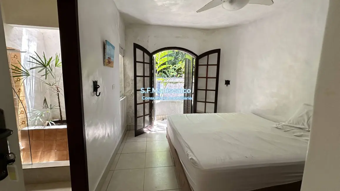 Foto 8 de Casa com 6 quartos à venda, 1200m2 em Ubatuba - SP