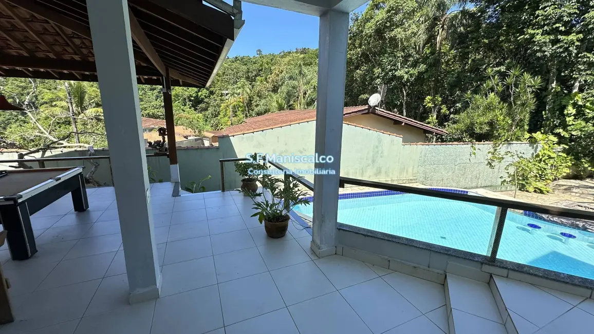 Foto 2 de Casa com 6 quartos à venda, 1200m2 em Ubatuba - SP