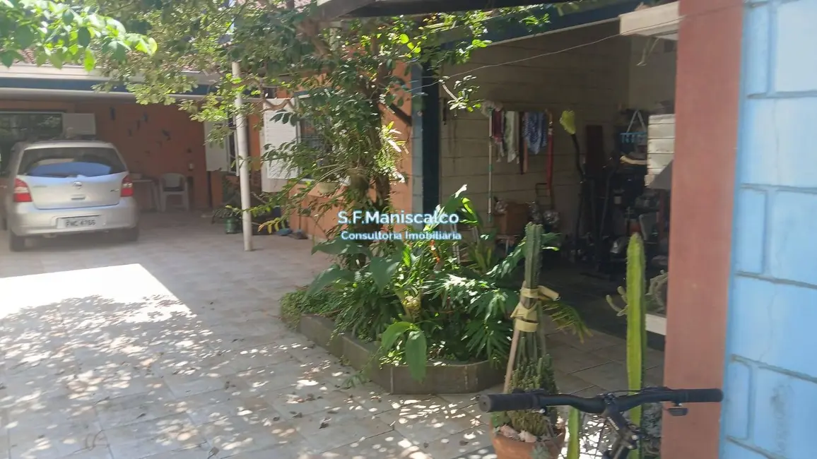 Foto 1 de Casa com 3 quartos à venda, 300m2 em Ubatuba - SP