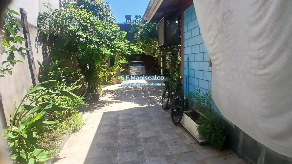 Foto 2 de Casa com 3 quartos à venda, 300m2 em Ubatuba - SP