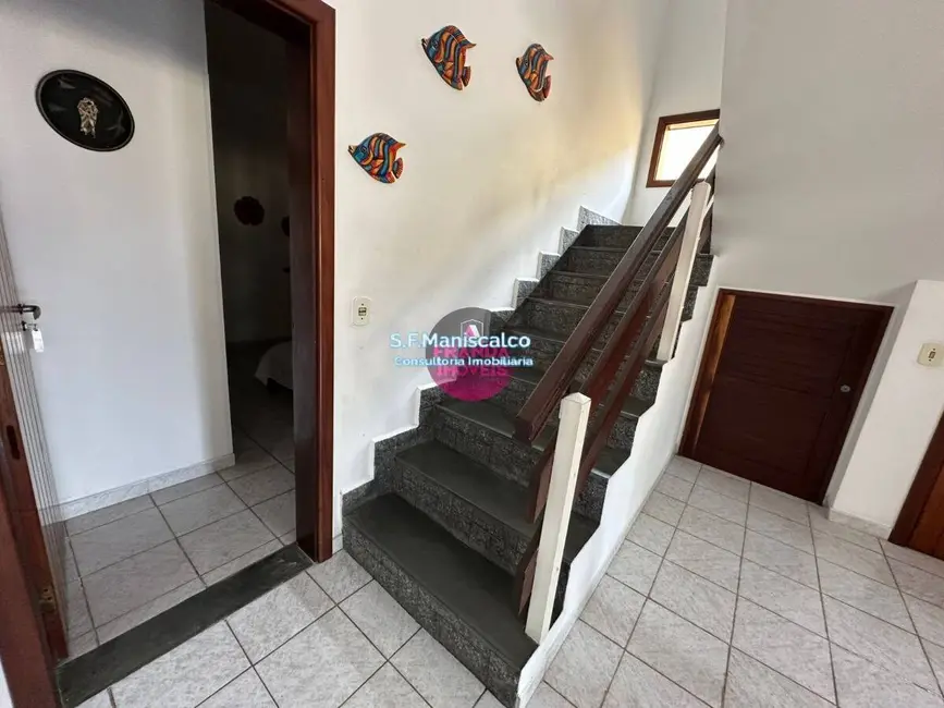 Foto 4 de Casa com 6 quartos à venda e para alugar, 490m2 em Ubatuba - SP
