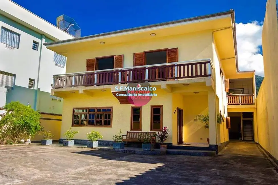Foto 2 de Casa com 6 quartos à venda e para alugar, 490m2 em Ubatuba - SP