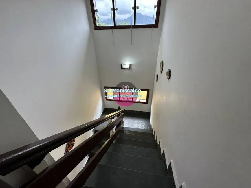 Foto 6 de Casa com 6 quartos à venda e para alugar, 490m2 em Ubatuba - SP
