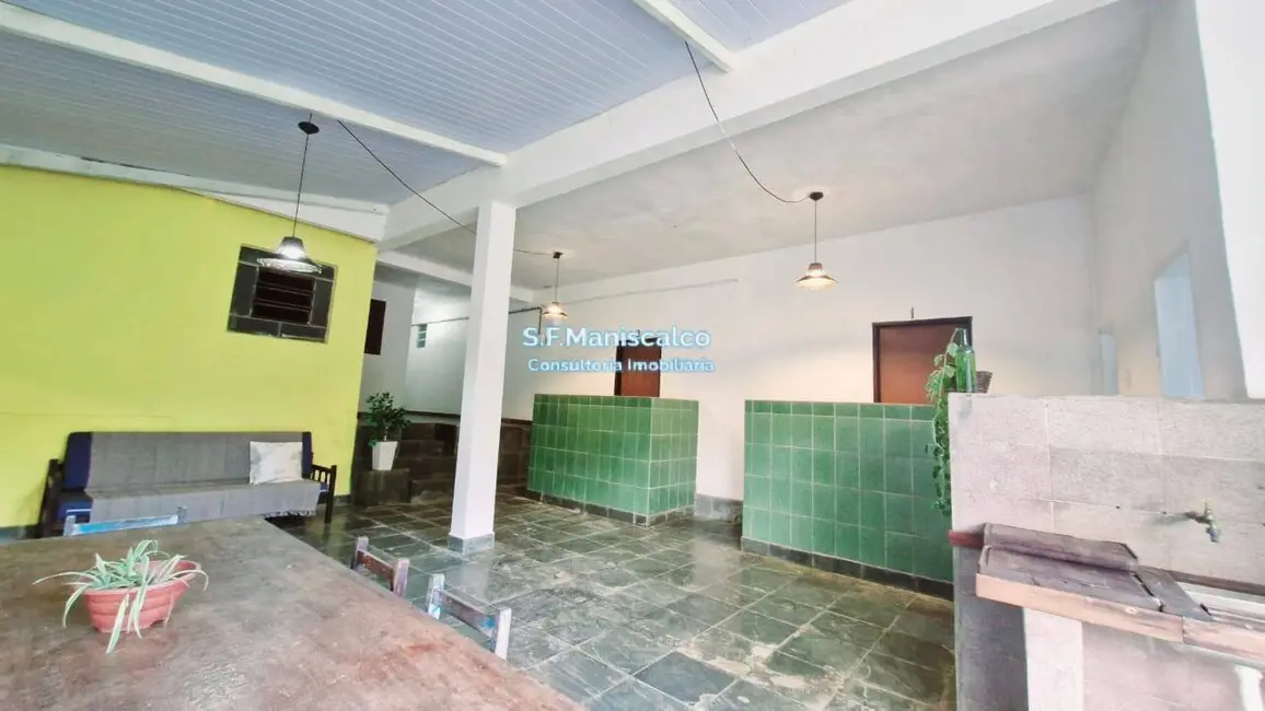Pousada com 5 quartos à venda e para alugar, 936m2 em Ubatuba - SP - imagem 4 Foto 4 de Pousada com 5 quartos à venda e para alugar, 936m2 em Ubatuba - SP