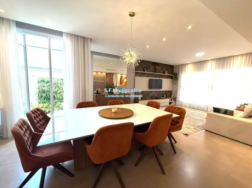 Foto 3 de Casa à venda, 354m2 em Tremembe - SP