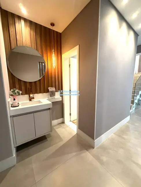 Foto 11 de Casa à venda, 354m2 em Tremembe - SP