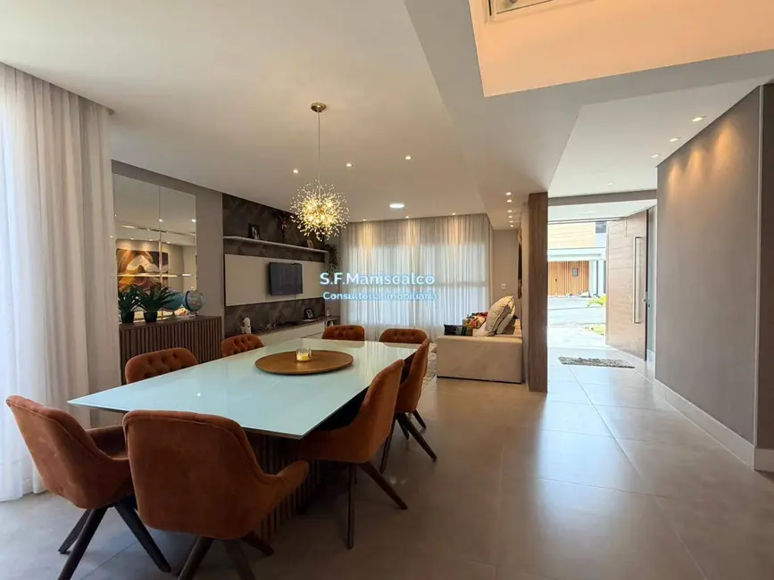 Foto 21 de Casa à venda, 354m2 em Tremembe - SP