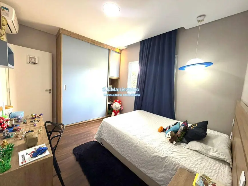 Foto 13 de Casa à venda, 354m2 em Tremembe - SP