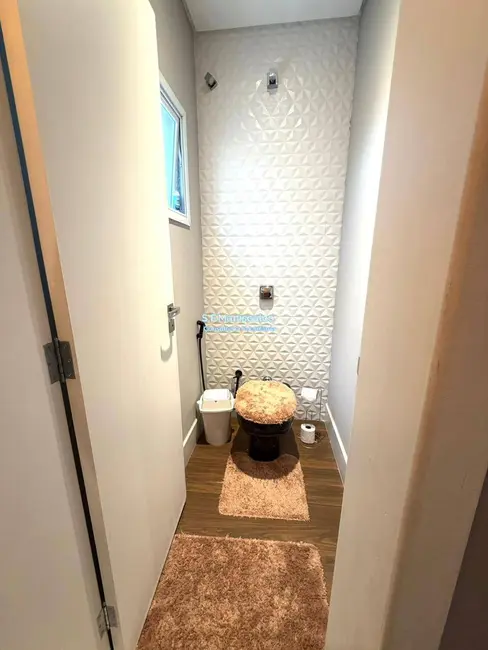 Foto 14 de Casa à venda, 354m2 em Tremembe - SP