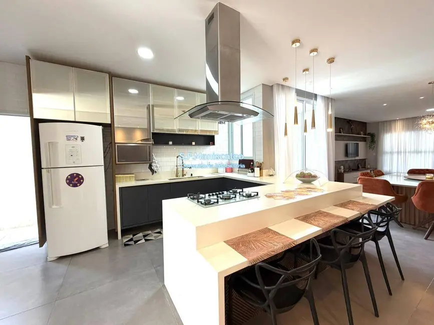 Foto 18 de Casa à venda, 354m2 em Tremembe - SP