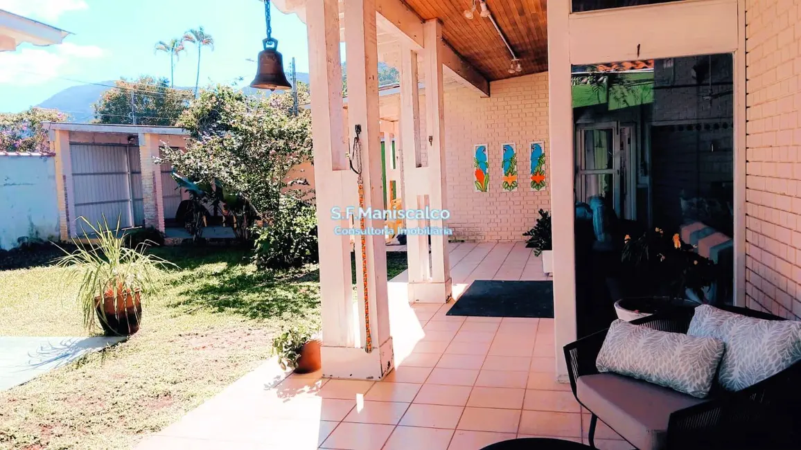 Casa com 6 quartos à venda, 560m2 em Ubatuba - SP - imagem 5 Foto 5 de Casa com 6 quartos à venda, 560m2 em Ubatuba - SP