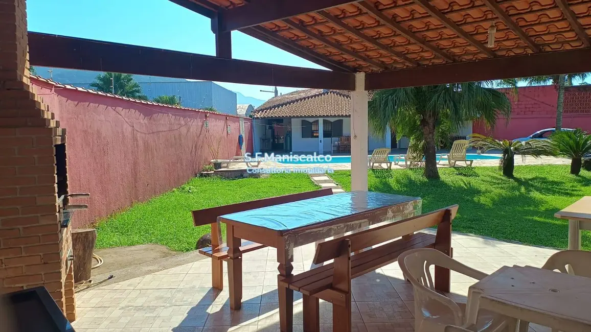 Foto 2 de Casa com 4 quartos à venda e para alugar, 700m2 em Ubatuba - SP