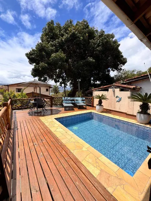 Casa com 3 quartos à venda e para alugar, 400m2 em Ilhabela - SP - imagem 3 Foto 3 de Casa com 3 quartos à venda e para alugar, 400m2 em Ilhabela - SP