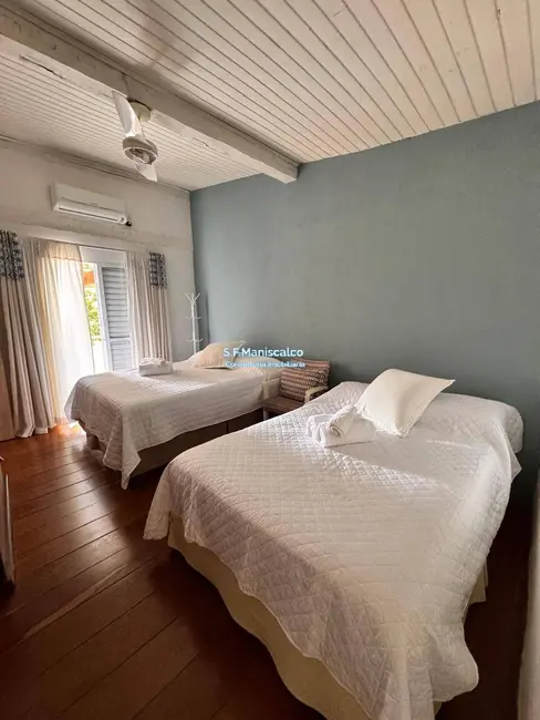 Casa com 3 quartos à venda e para alugar, 400m2 em Ilhabela - SP - imagem 9 Foto 9 de Casa com 3 quartos à venda e para alugar, 400m2 em Ilhabela - SP