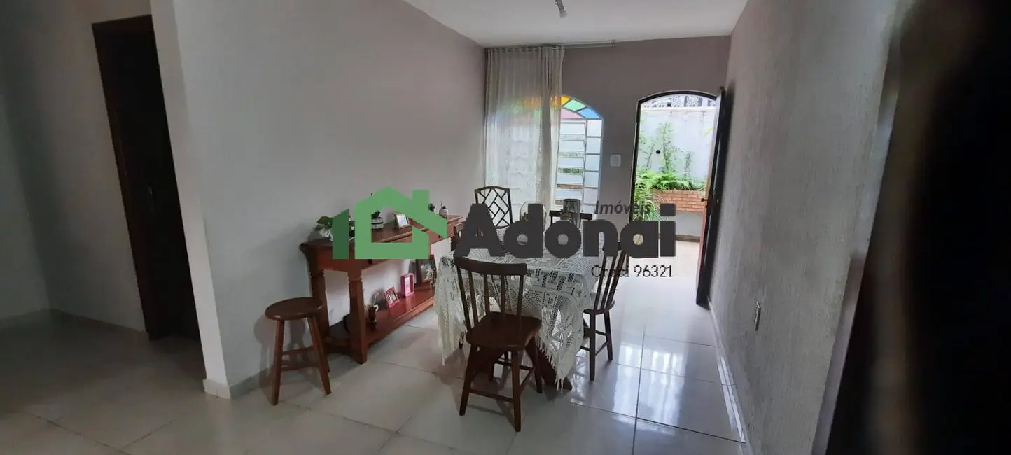 Casa com 4 quartos à venda, 180m2 em Anhangabaú, Jundiai - SP - imagem 3 Foto 3 de Casa com 4 quartos à venda, 180m2 em Anhangabaú, Jundiai - SP