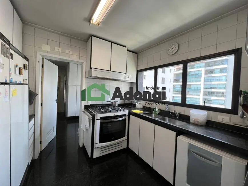 Apartamento com 3 quartos à venda, 220m2 em Itaim Bibi, São Paulo - SP - imagem 8 Foto 8 de Apartamento com 3 quartos à venda, 220m2 em Itaim Bibi, São Paulo - SP