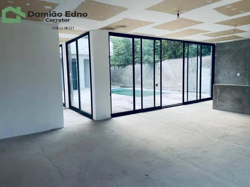 Casa com 4 quartos à venda, 318m2 em Alpes dos Araçás (Jordanésia), Cajamar - SP - imagem 2 Foto 2 de Casa com 4 quartos à venda, 318m2 em Alpes dos Araçás (Jordanésia), Cajamar - SP