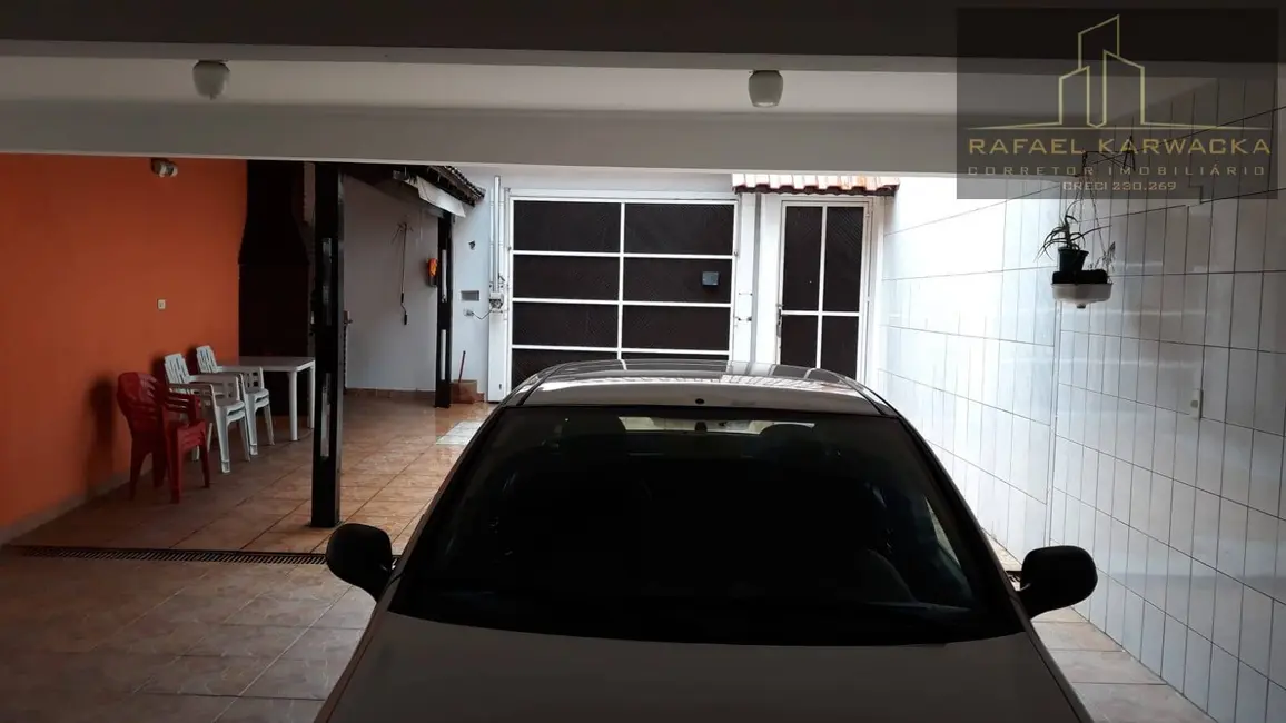 Sobrado com 3 quartos à venda, 200m2 em Jardim Ângela Maria, Carapicuiba - SP - imagem 4 Foto 4 de Sobrado com 3 quartos à venda, 200m2 em Jardim Ângela Maria, Carapicuiba - SP