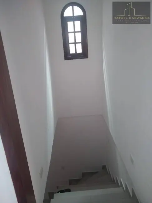 Sobrado com 3 quartos à venda, 200m2 em Jardim Ângela Maria, Carapicuiba - SP - imagem 9 Foto 9 de Sobrado com 3 quartos à venda, 200m2 em Jardim Ângela Maria, Carapicuiba - SP