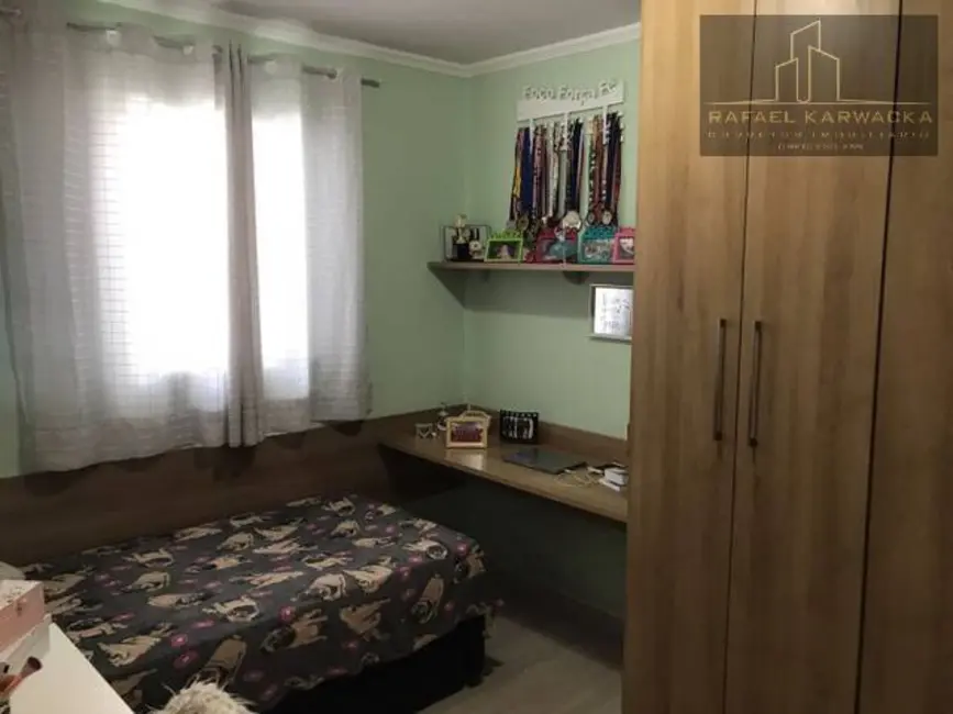 Sobrado com 3 quartos à venda, 225m2 em Cidade das Flores, Osasco - SP - imagem 4 Foto 4 de Sobrado com 3 quartos à venda, 225m2 em Cidade das Flores, Osasco - SP