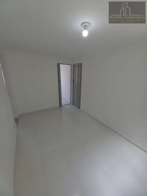 Foto 4 de Apartamento com 2 quartos à venda, 38m2 em Conjunto Habitacional Presidente Castelo Branco, Carapicuiba - SP