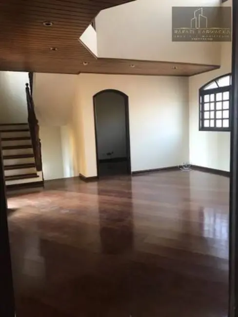 Sobrado com 4 quartos à venda, 256m2 em Quitaúna, Osasco - SP - imagem 7 Foto 7 de Sobrado com 4 quartos à venda, 256m2 em Quitaúna, Osasco - SP