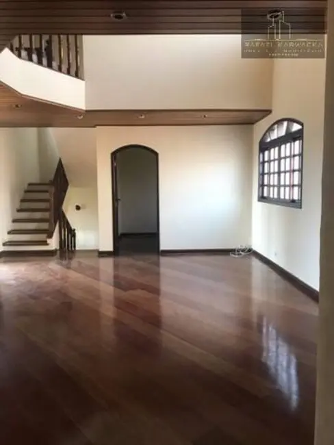 Sobrado com 4 quartos à venda, 256m2 em Quitaúna, Osasco - SP - imagem 4 Foto 4 de Sobrado com 4 quartos à venda, 256m2 em Quitaúna, Osasco - SP