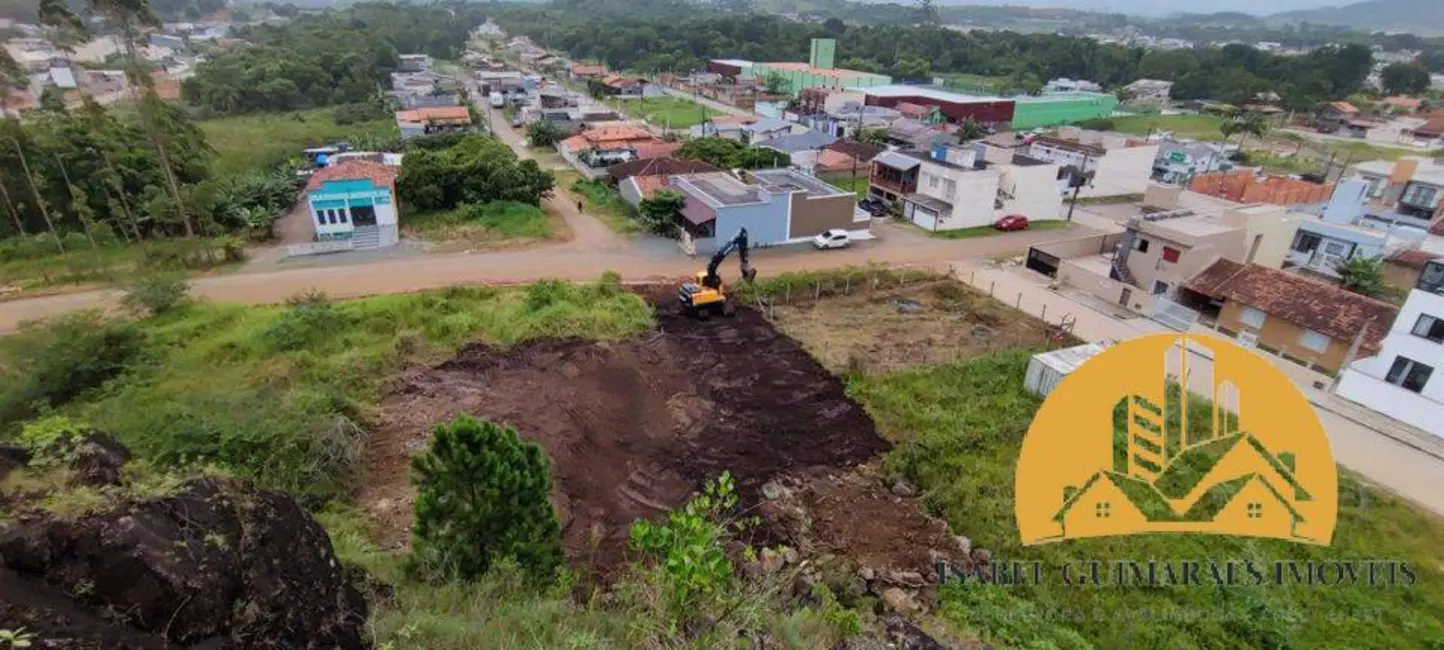 Foto 2 de Terreno / Lote à venda, 327m2 em Balneario Picarras - SC