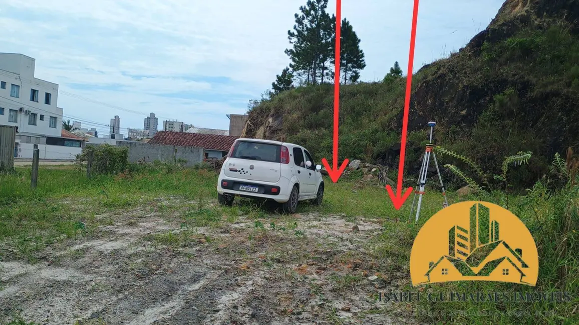 Foto 5 de Terreno / Lote à venda, 327m2 em Balneario Picarras - SC