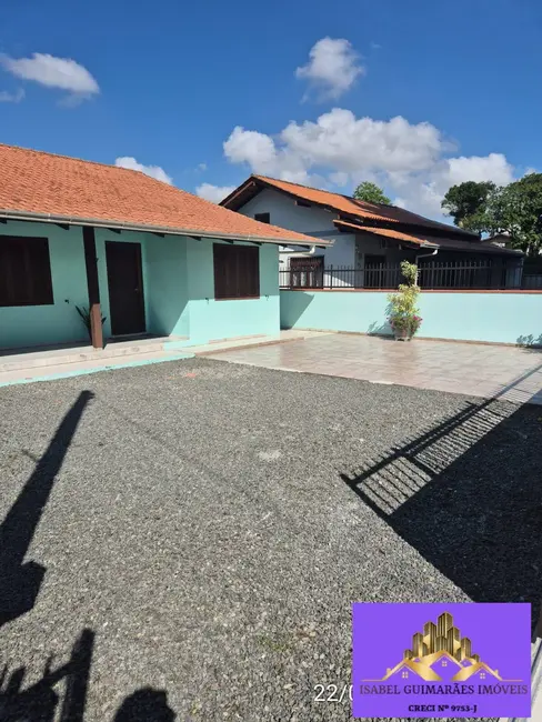 Casa com 4 quartos para alugar em Centro, Navegantes - SC - imagem 8 Foto 8 de Casa com 4 quartos para alugar em Centro, Navegantes - SC