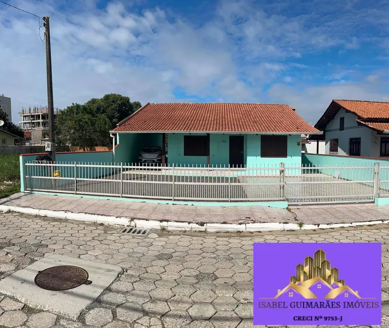 Casa com 4 quartos para alugar em Centro, Navegantes - SC - imagem 1 Foto 1 de Casa com 4 quartos para alugar em Centro, Navegantes - SC