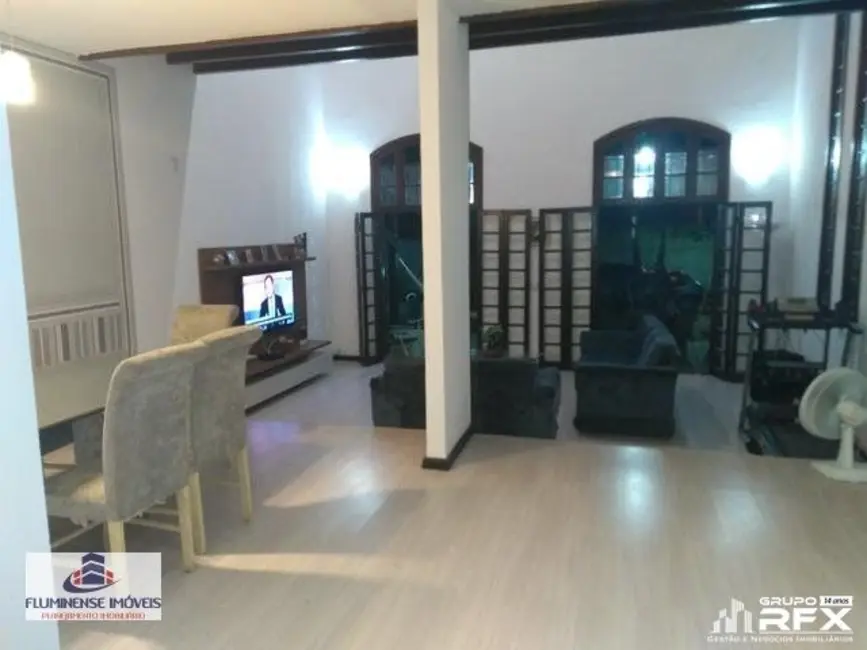 Foto 6 de Casa com 5 quartos à venda, 180m2 em Itaipu, Niteroi - RJ