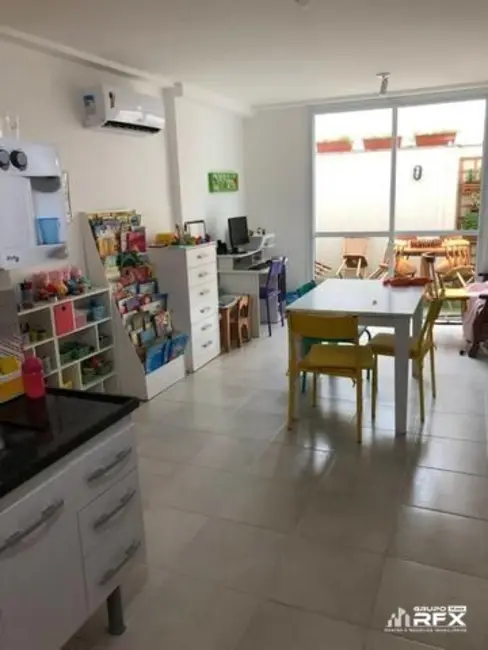 Sala Comercial com 1 quarto à venda, 30m2 em São Francisco, Niteroi - RJ - imagem 1 Foto 1 de Sala Comercial com 1 quarto à venda, 30m2 em São Francisco, Niteroi - RJ