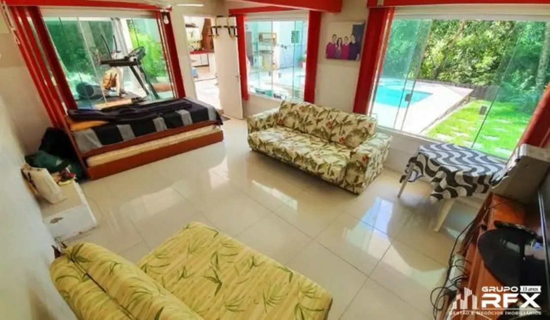 Casa de Condomínio com 6 quartos para alugar, 277m2 em Niteroi - RJ - imagem 5 Foto 5 de Casa de Condomínio com 6 quartos para alugar, 277m2 em Niteroi - RJ