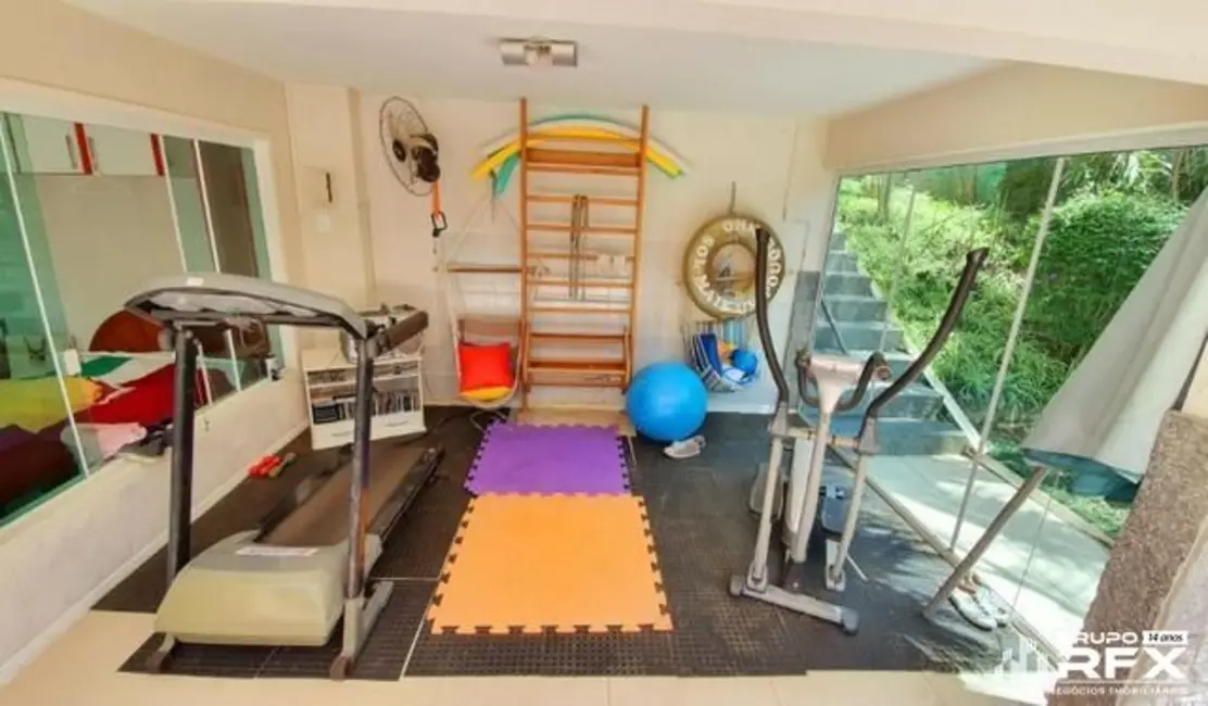 Foto 7 de Casa de Condomínio com 6 quartos para alugar, 277m2 em Niteroi - RJ