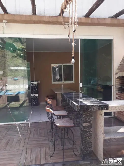 Foto 3 de Casa de Condomínio com 3 quartos à venda, 400m2 em Sao Goncalo - RJ