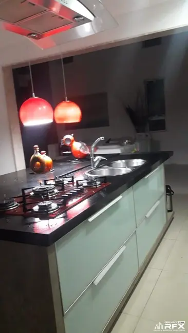 Casa de Condomínio com 3 quartos à venda, 400m2 em Sao Goncalo - RJ - imagem 7 Foto 7 de Casa de Condomínio com 3 quartos à venda, 400m2 em Sao Goncalo - RJ