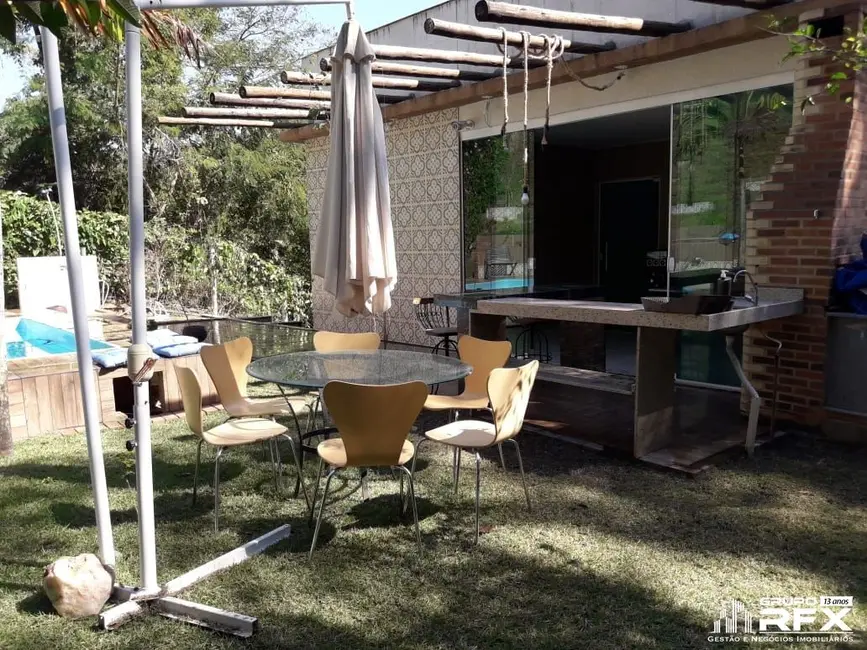 Casa de Condomínio com 3 quartos à venda, 400m2 em Sao Goncalo - RJ - imagem 9 Foto 9 de Casa de Condomínio com 3 quartos à venda, 400m2 em Sao Goncalo - RJ