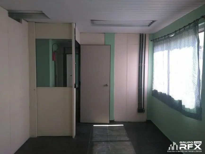 Sala Comercial com 1 quarto à venda, 86m2 em Centro, Niteroi - RJ - imagem 2 Foto 2 de Sala Comercial com 1 quarto à venda, 86m2 em Centro, Niteroi - RJ